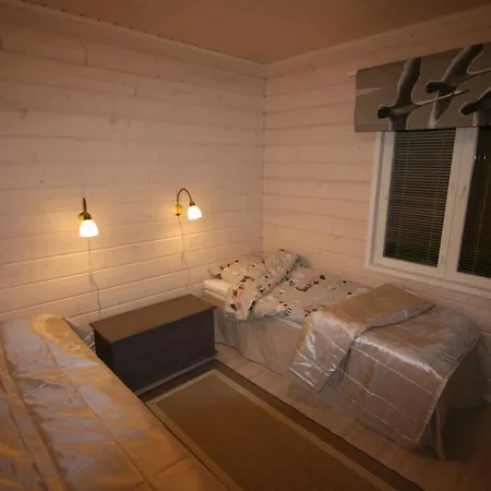 Aehtaerin Lomamoekit - Aarre Moekki Chalet *